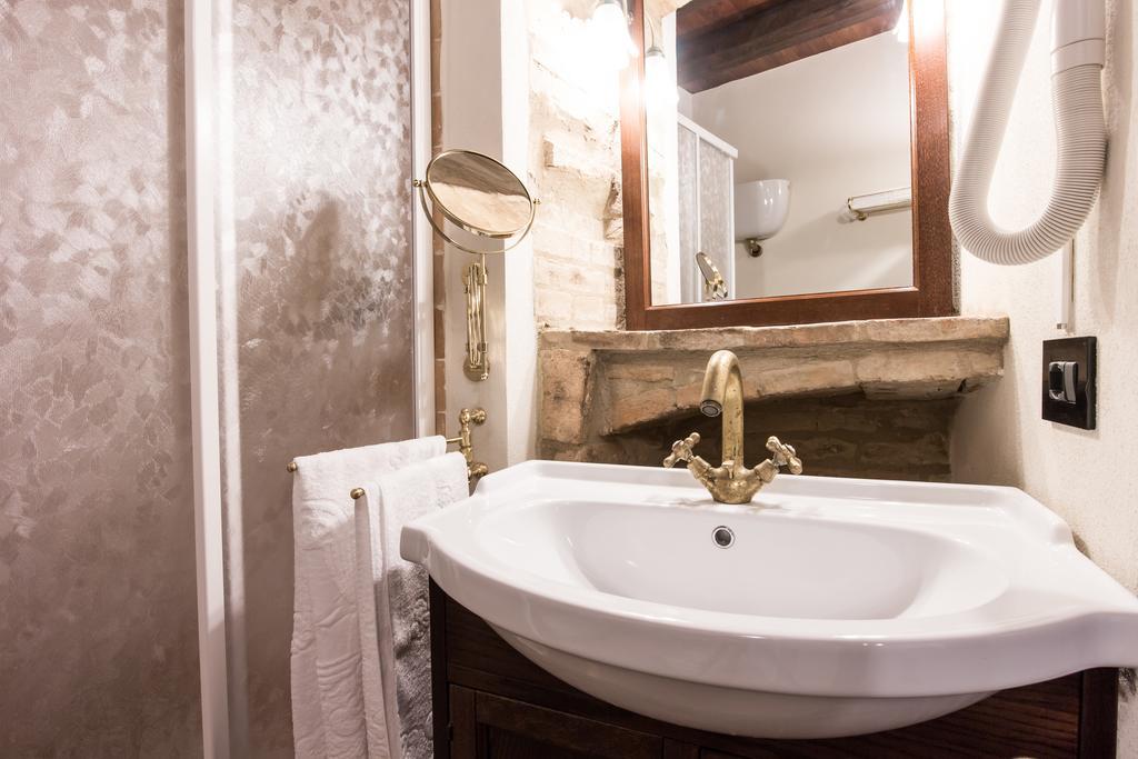 Bed and Breakfast Domus In Castro à Montecchio  Chambre photo